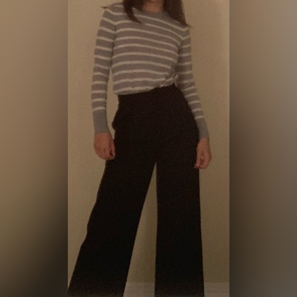 Banana Republic Stripped Sweater - Picture 2 of 5